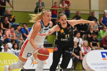 Angels-Kapitänin Lisa Bertholdt muss gemeinsam mit Coach Matiss Rozlapa versuchen, das Nördlinger Team nach der unglücklichen Niederlage letzte Woche gegen Osnabrück wieder aufzurichten. Die Auswärtsfahrt zum ungeschlagenen Spitzenreiter aus Keltern als Titelverteidiger und Topfavorit in der Liga kommt da gerade recht, die Siegerwartungen für die Rieserinnen dürften überschaubar sein