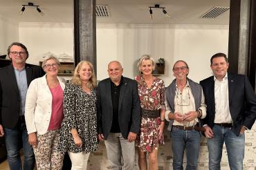 Vorstand von rechts: Präsident Hans Ulrich Treyz, Pastpräsident Fred Jansen, Vizepäsidentin Birgitt Mertin, Schatzmeister Marco Kunz, Vorsitzende des Charity Clubs Isabel Klauser, Schriftführerin Christiane Kickum und Pastpastpräsident Joachim Schoser