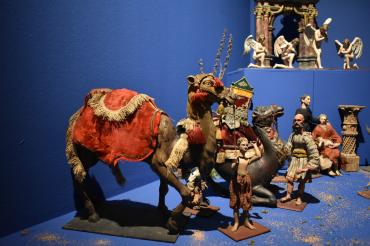 Das Bild zeigt eine Kirchenkrippe.