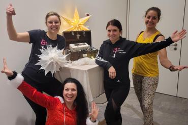 Das B+ Team freut sich über den Erfolg des Weihnachtsspezials