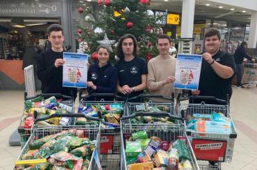 Das Bild zeigt die Spendenaktion der Jungen Union.