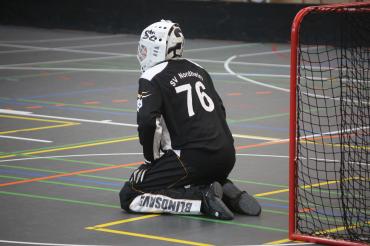 Auf dem Bild ist der Torwart Felix Schröppel zu sehen.