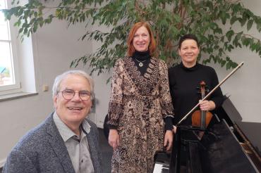 Das Bild zeigt: v. l. Klaus und Rita Ortler, Julia Rabel