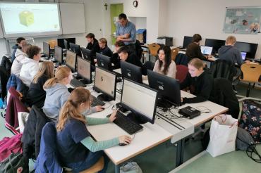Das P-Seminar "3D-Druck" hat eine interessante Einführung in die Software "MegaCAD" erhalten.