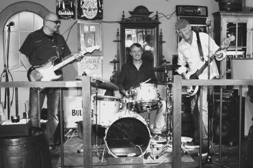 Das Bild zeigt die Band.