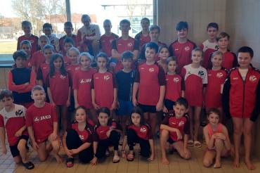 Die Schwimmerinnen und Schwimmer des 1. SV Nördlingen sammelten im heimischen Bad etliche Medaillen und Urkunden.