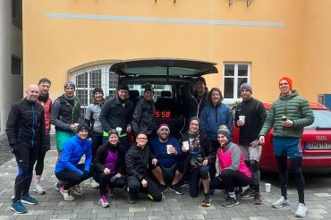 Das Bild zeigt den Backyard Ultramarathon.