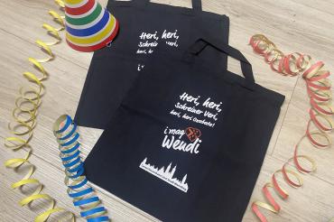 Am Gumpigen Donnerstag, den 08.02.2024 gibt es ab 14 Uhr in den Wemdinger Geschäften traditionsgemäß für alle maskierten Kinder kleine Überraschungen.