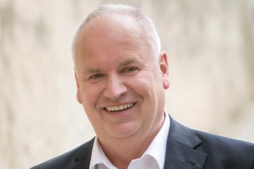 Auf dem Bild ist der Bürgermeister von Wallerstein zu sehen.