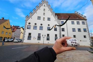 Das Bild zeigt das Landratsamt Donauwörth.