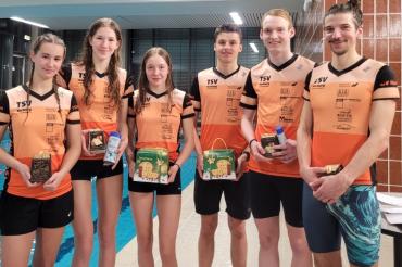 Das Bild zeigt von links Julia Weiland, Giulia und Chiara Göttler, Luis Rühl, Jan Hendrik Trautsch und Lukas Berger.