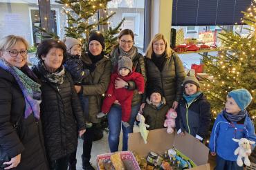 Auf dem Bild von links: Hedwig Rehm (Helferkreis Rain), Marianne Wagner (Tafel Bäumenheim), Carola Herrle (BRK-Waldkindergarten Rain)