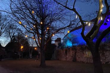 Die magischen Lichter im ehemaligen Stadtgraben Nördlingens.