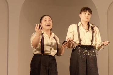 Aufführung vom Märchenstückchen.