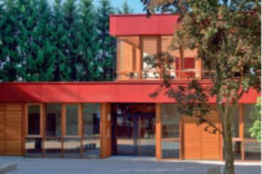 Gebäude der Montessori-FOS Wertingen.