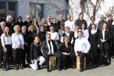 Das Bild zeigt den Chor „S(w)inging Gospel“