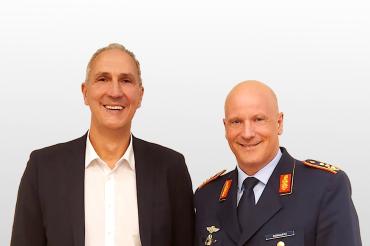 Christoph Schmid, MdB lädt zur Podiumsdiskussion mit Generalleutnant Ingo Gerhartz, Inspekteur der Luftwaffe, ein. Bildrechte: Christoph Schmid, MdB.