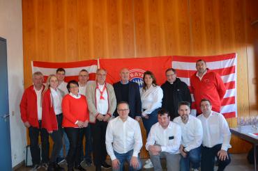 Das Bild zeigt den Fanclub Red Wood Cats.