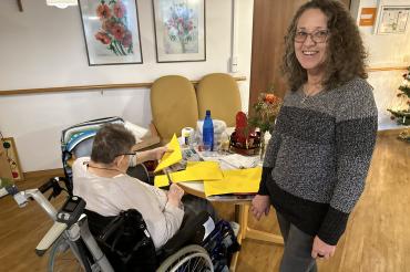 Regina Kalteiß arbeitet als Pflegedienstleiterin im modernen Donau-Ries Seniorenheim Wemding.