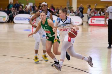 Die finnische Nationalspielerin Roosa Lehtoranta kann beim Pokalspiel in Dillingen/Saarlouis mit einer Gegnerin finnisch sprechen.