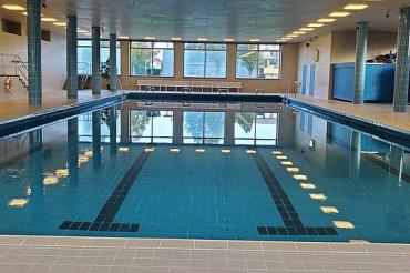 Das Bild zeigt das Hallenbad Nördlingen.