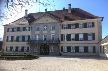 Hier sieht man das Schloss von Amerdingen.