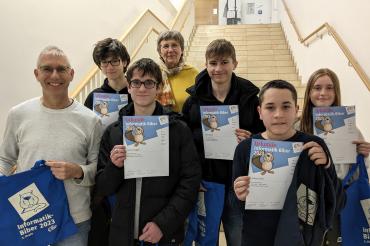 Hier sieht man die Preisträger des THG beim Informatik-Biber.