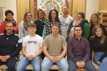 Hier sieht man die Theatergruppe Auhausen.