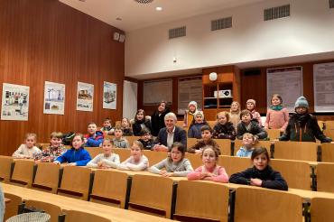 Das Bild zeigt die Kinderuni Augsburg.