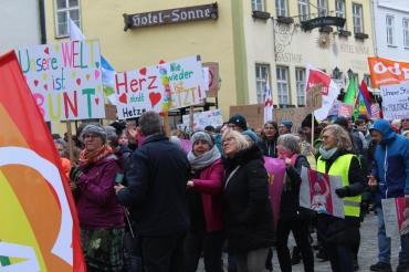 Rund 3 000 Menschen gingen in Nördlingen auf die Straße. 