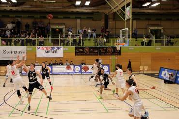 Das Bild zeigt den TSV Nördlingen beim Basketball.