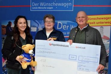 Der Wüschewagen freut sich über die Spende vom Kulinarium.