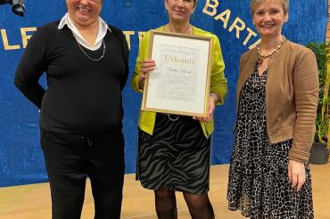 Das Bild zeigt die Verabschiedung an der Leonhart-Fuchs-Grund- und Mittelschule.