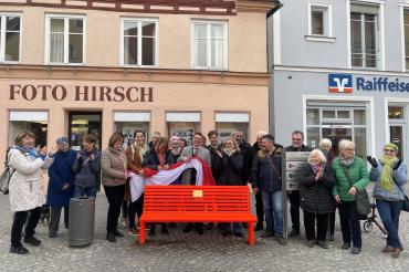 Enthüllung einer Rossa Roten Bank