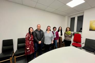 Lena Ringer, Friedrich Kaulfersch (beide Caritasverband für den Landkreis Donau-Ries e. V.) Sabine Kölbel (Sozialpsychiatrischer Dienst) Margit Löfflad, Karoline Weiß, Stephanie Sedelmeier (SKM Donau-Ries e.V.)