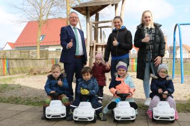 Kindergarten dürrenzimmern bekommt Rutschautos