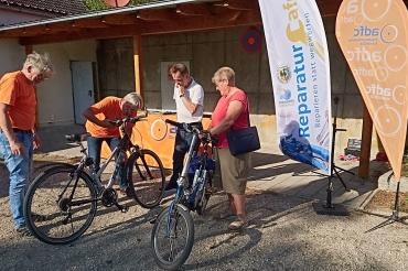 Der ADFC Donau-Ries beim ReparaturCafé in Harburg 