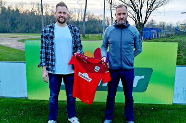 TSV Rain: Sven Zurawka mit Sportlicher Leiter Jürgen Meissner