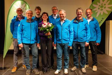 Die neue Vorstandschaft (von links): Manfred Schurr (Schriftführer), Claudia Reichenbacher (scheidende 1. Vorsitzende), Werner Jäntsch (Schatzmeister), Dr, Dieter Wörle (2. Vorsitzender); hinten: Martin Zänker (Beisitzer), Florian Siewert (Jugendreferent), Dr. Bernd Prause (1. Vorsitzender), Ernst Sonnenleitner (Beisitzer).