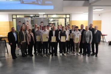 Von links: Christoph Schweyer, Rita Ortler, Peter Schiele, Ursula Kneißl-Eder, Rudolf Kratochvil, Joachim Sigg, Jürgen Lang, Wolfgang Lachner, Franz Rebele