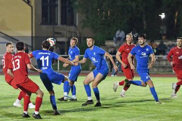 Hier sieht man eine Szene aus der Partie des TSV Rains beim Kirchheimer SC.