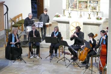 hinten Martin Schnierer und Freddie Werner, vorne von links nach rechts: Elke Moll, David Wagner, Paula Mayr, Daniel Funk, Aaaron und Nathalie Stängle  