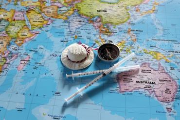 Wer Urlaub in fernen Ländern macht, sollte sich über die empfohlenen Reiseimpfungen informieren.