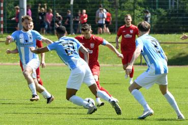 Zweikampf der Fußballer