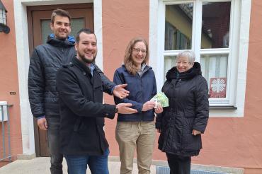 Von links: BDKJ Vorstände Matthias Schmidt, Bernhard Höß, Christina Feil sowie Frau Brendel von „Die Tafel“