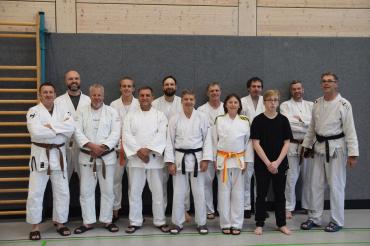 Die besten Ju-Jutsu-Kämpfer Bayern fanden sich zu einem Landestechniklehrgang in Donauwörth ein.