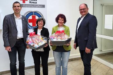 v.l.n.r.: Arthur Lettenbauer (Kreisgeschäftsführer), Sonja Meininger, Monika Hufnagl, Georg Wiedemann (Personalratsvorsitzender)