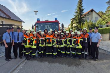 Gruppenbild der 21 Kameradinnen und Kameraden. 