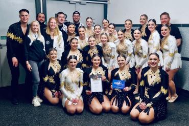 Die Showtanzgruppe Cats des Carneval Clubs Blaumeisen Huisheim