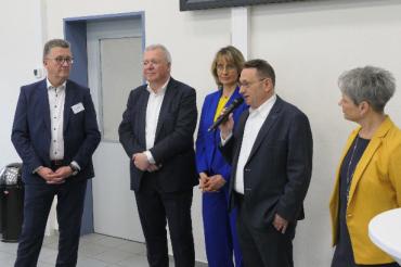 v.l.n.r. Johann Sailer (Geschäftsführender Gesellschafter GEDA GmbH), Markus Ferber (Mitglied des Europäischen Parlaments), Anke Drukewitz (CSU-Donau-Ries Europa-Listenkandidatin), Ulrich Lange (Bundestagsabgeordneter CSU-Kreisvorsitzender Donau-Ries), Birgit Rößle (Kreisvorsitzende Mittelstands-Union Donau-Ries) v.